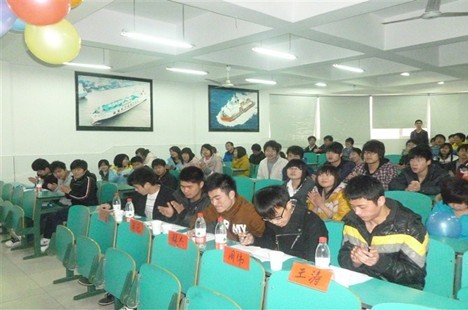 学生廉政教育“学雷锋，做先锋”演讲比赛