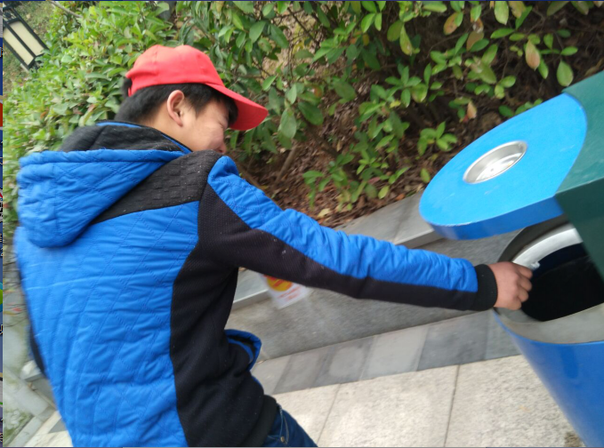 电气工程学院开展南山公园志愿服务活动.