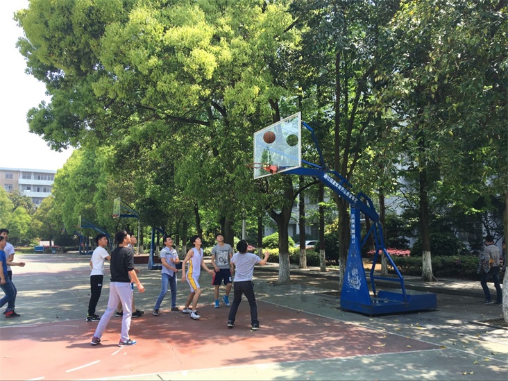 电气工程学院举办“三走”活动之篮球友谊赛